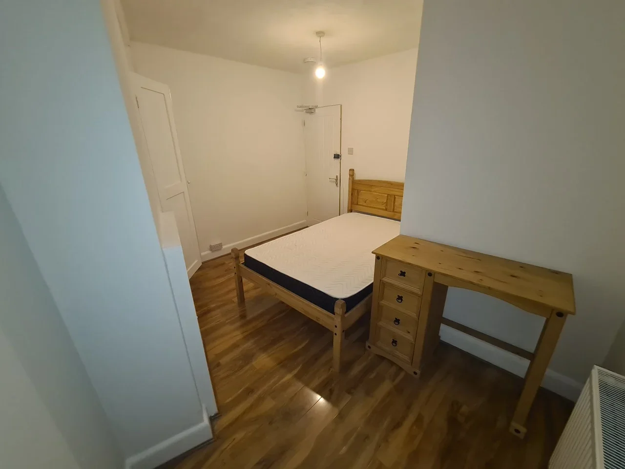 Room Saint James Road in Northampton