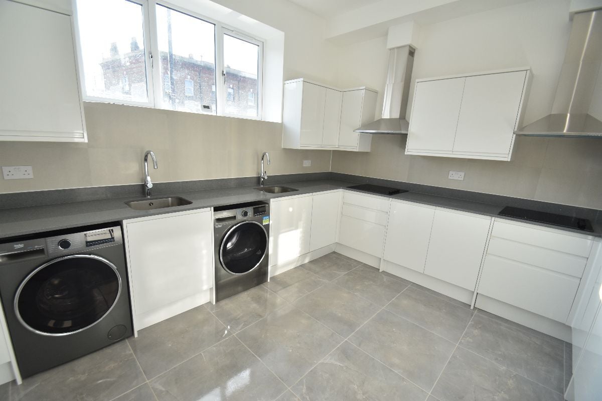Room Uxbridge Road in Greater London