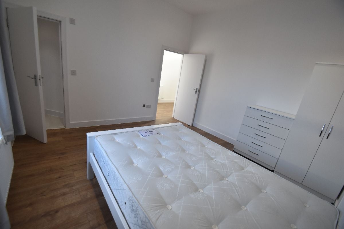 Room Uxbridge Road in Greater London