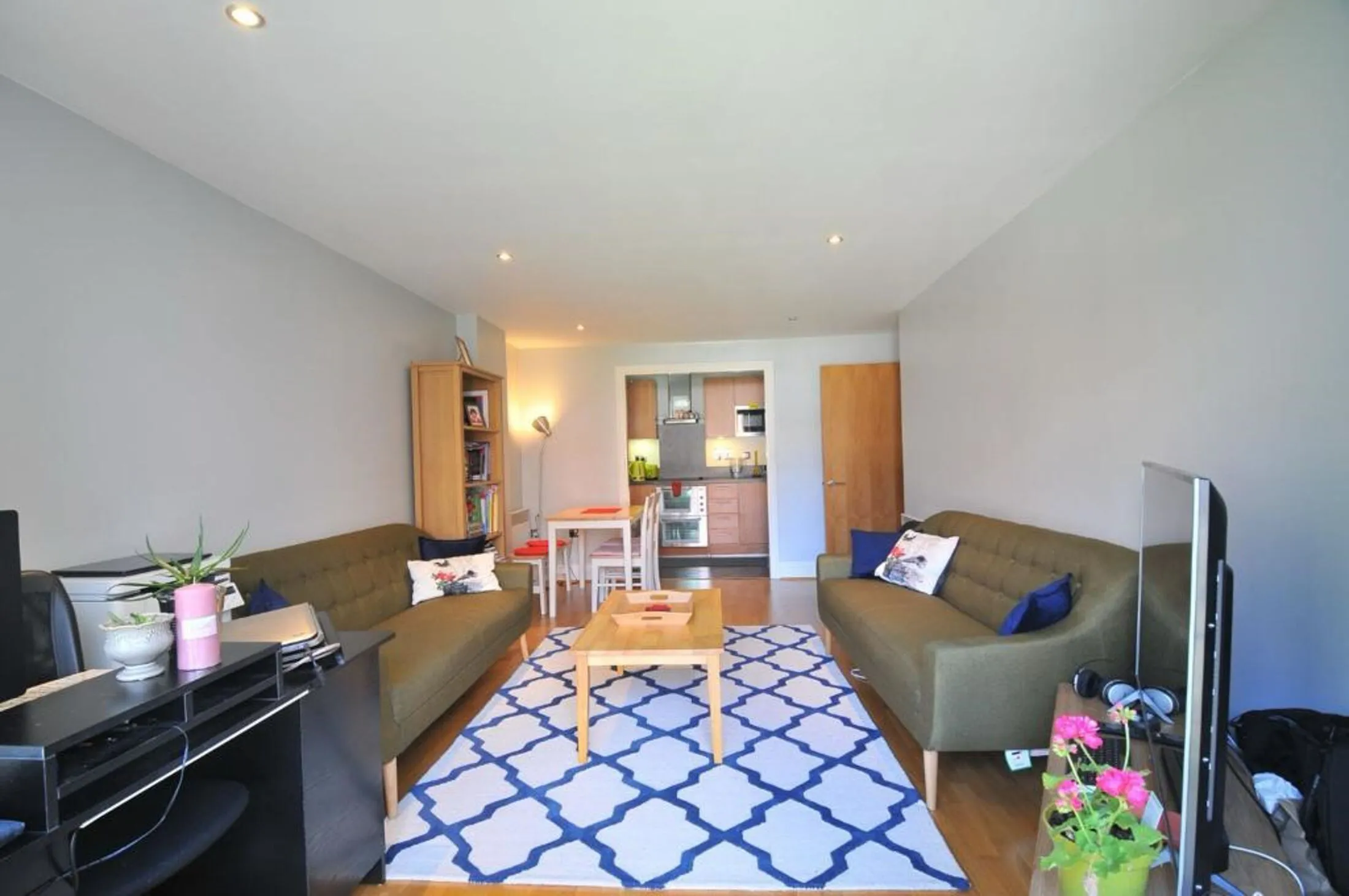 Flat Canbury Passage in Greater London