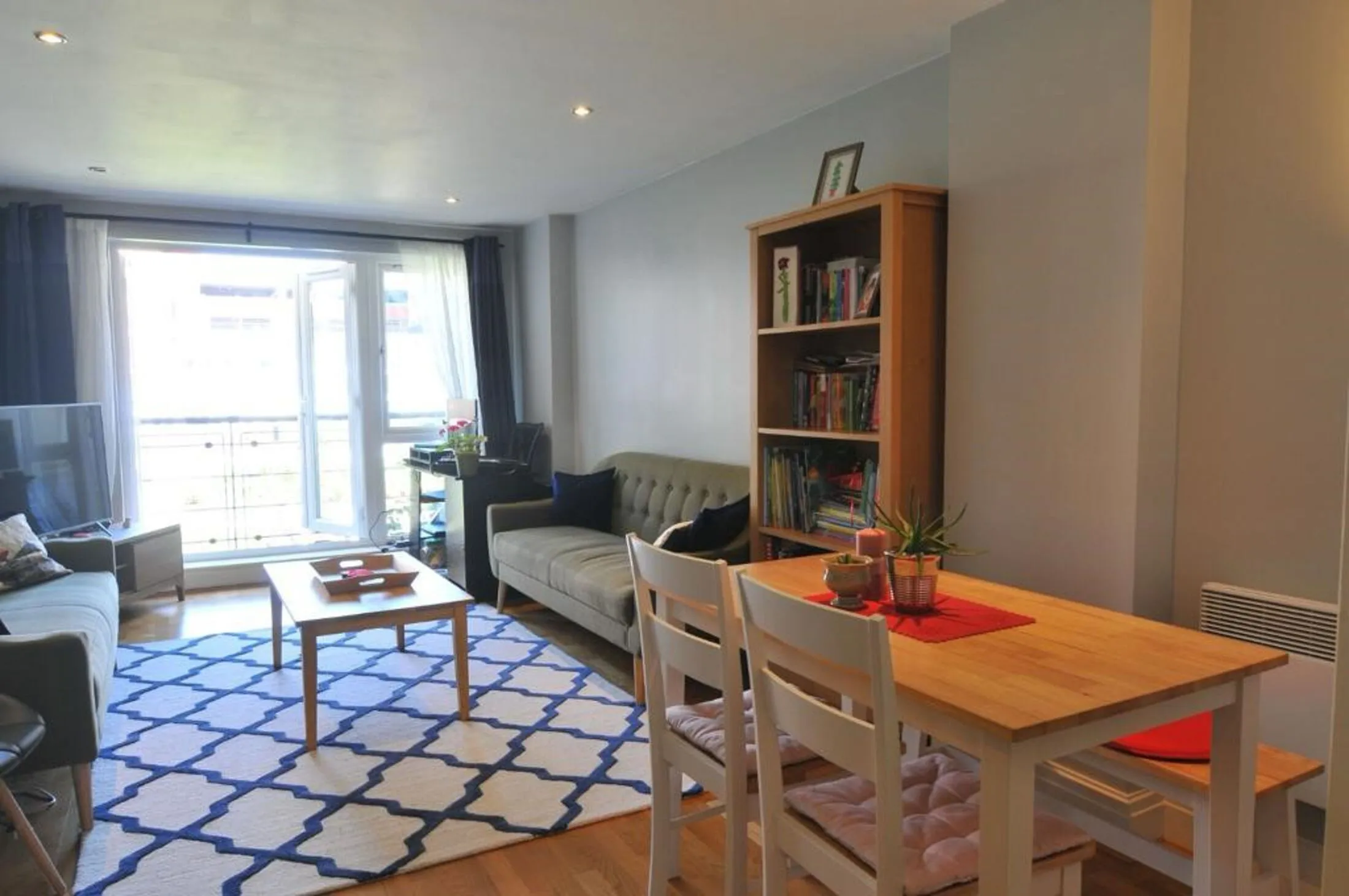 Flat Canbury Passage in Greater London