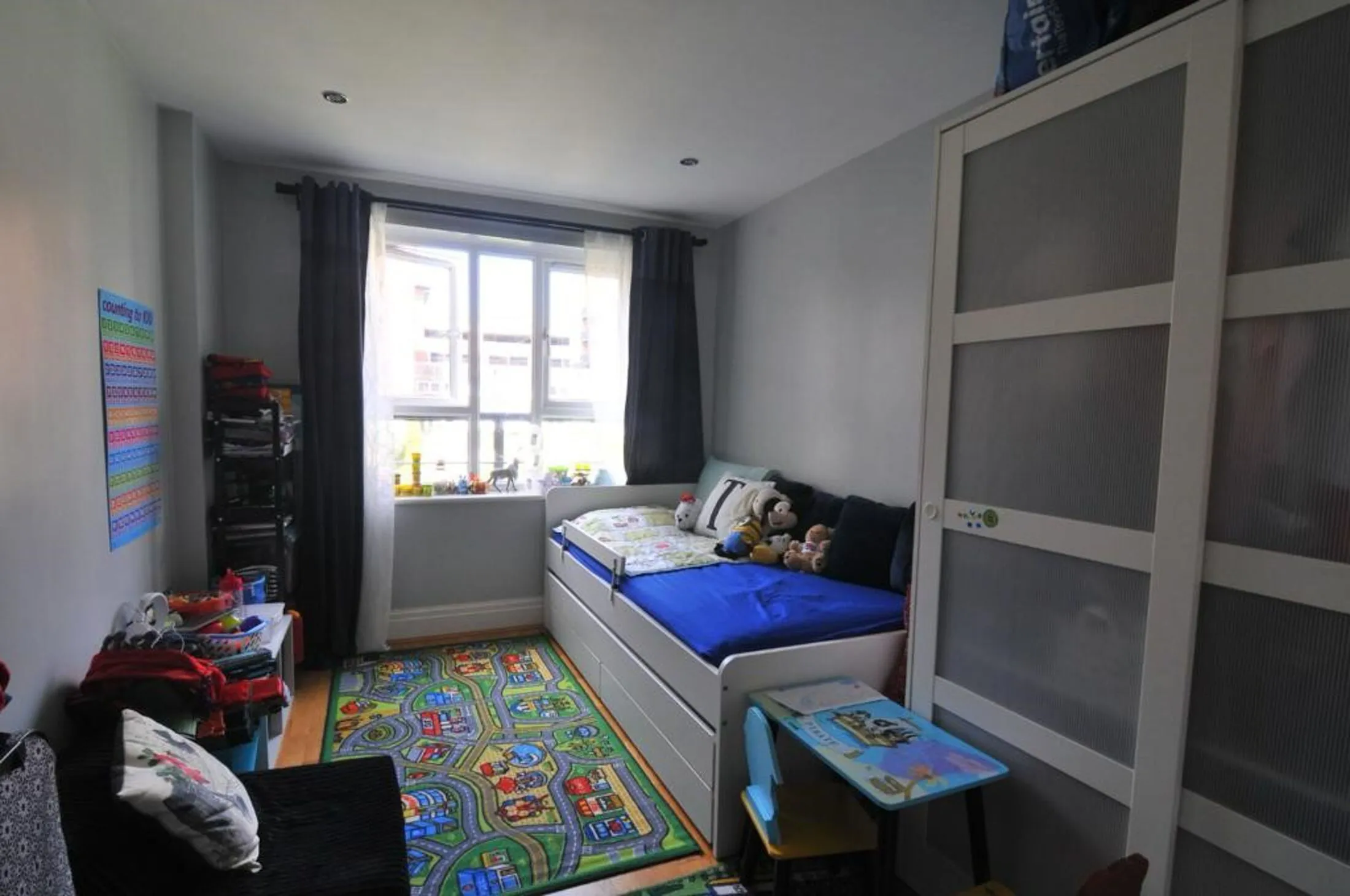 Flat Canbury Passage in Greater London