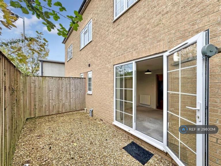 Flat Esland Place in Cotswold District