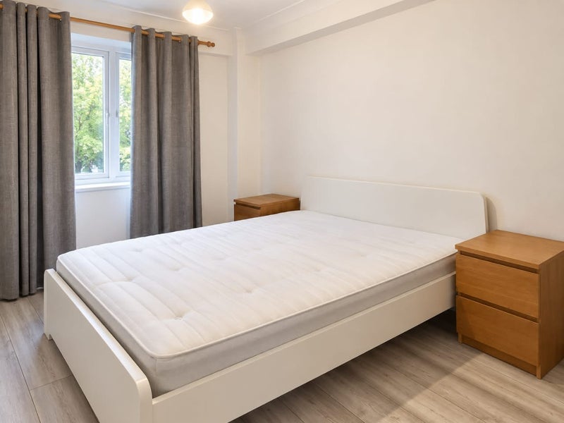 Room Worgan Street in Greater London
