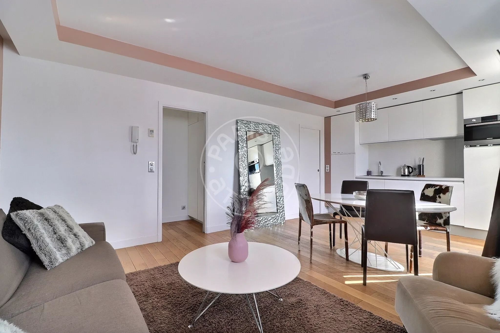 Appartement Avenue Matignon à Paris