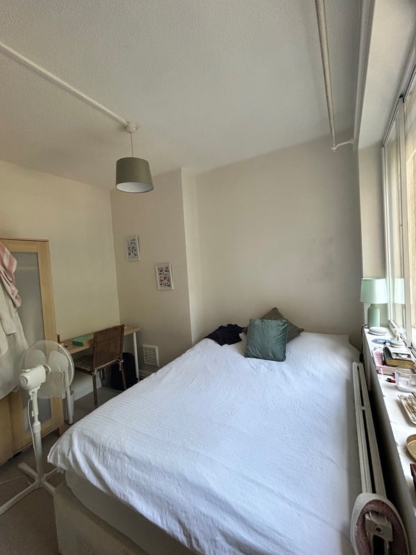 Room Merton Road in Greater London