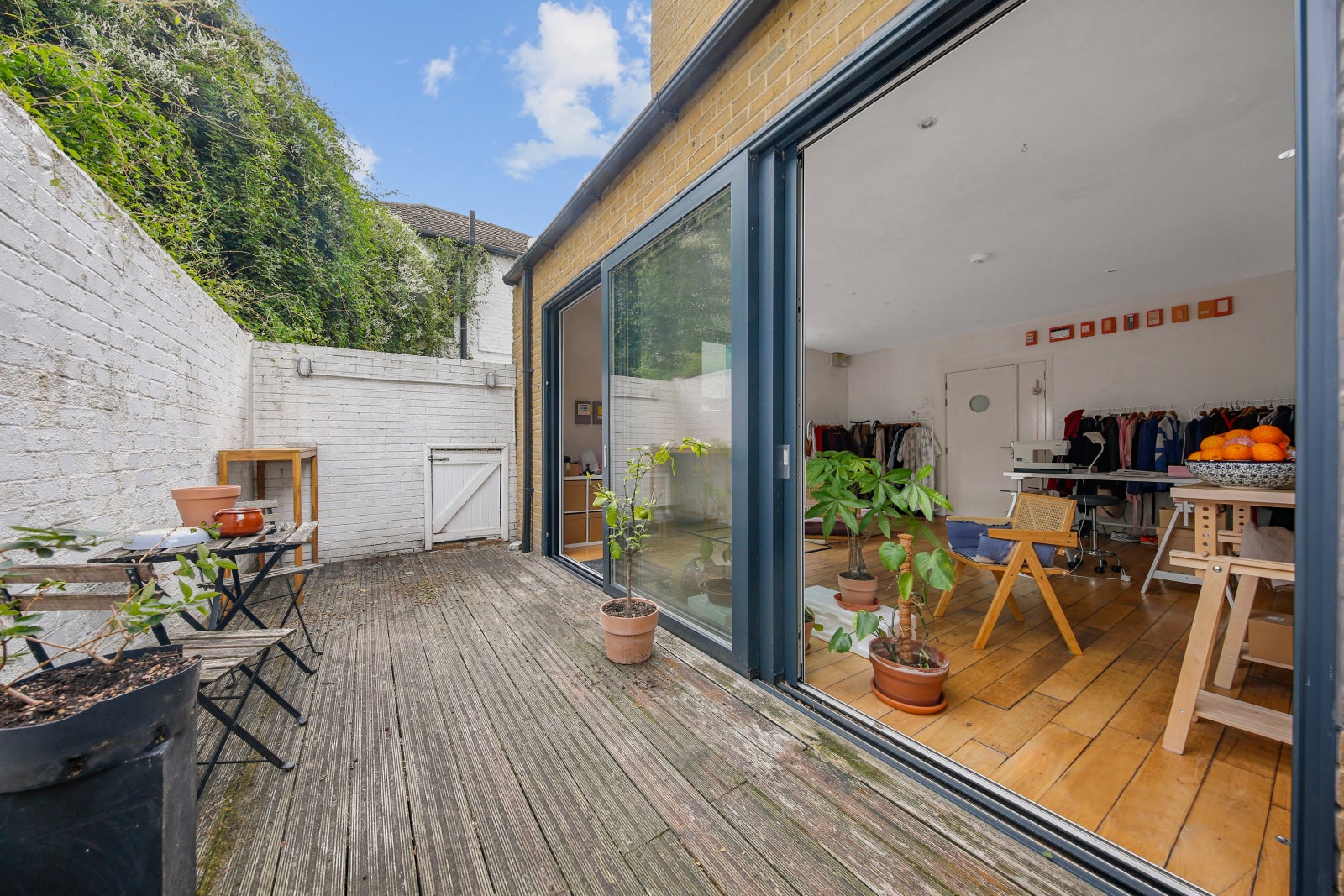 Flat Clarence Road in Greater London