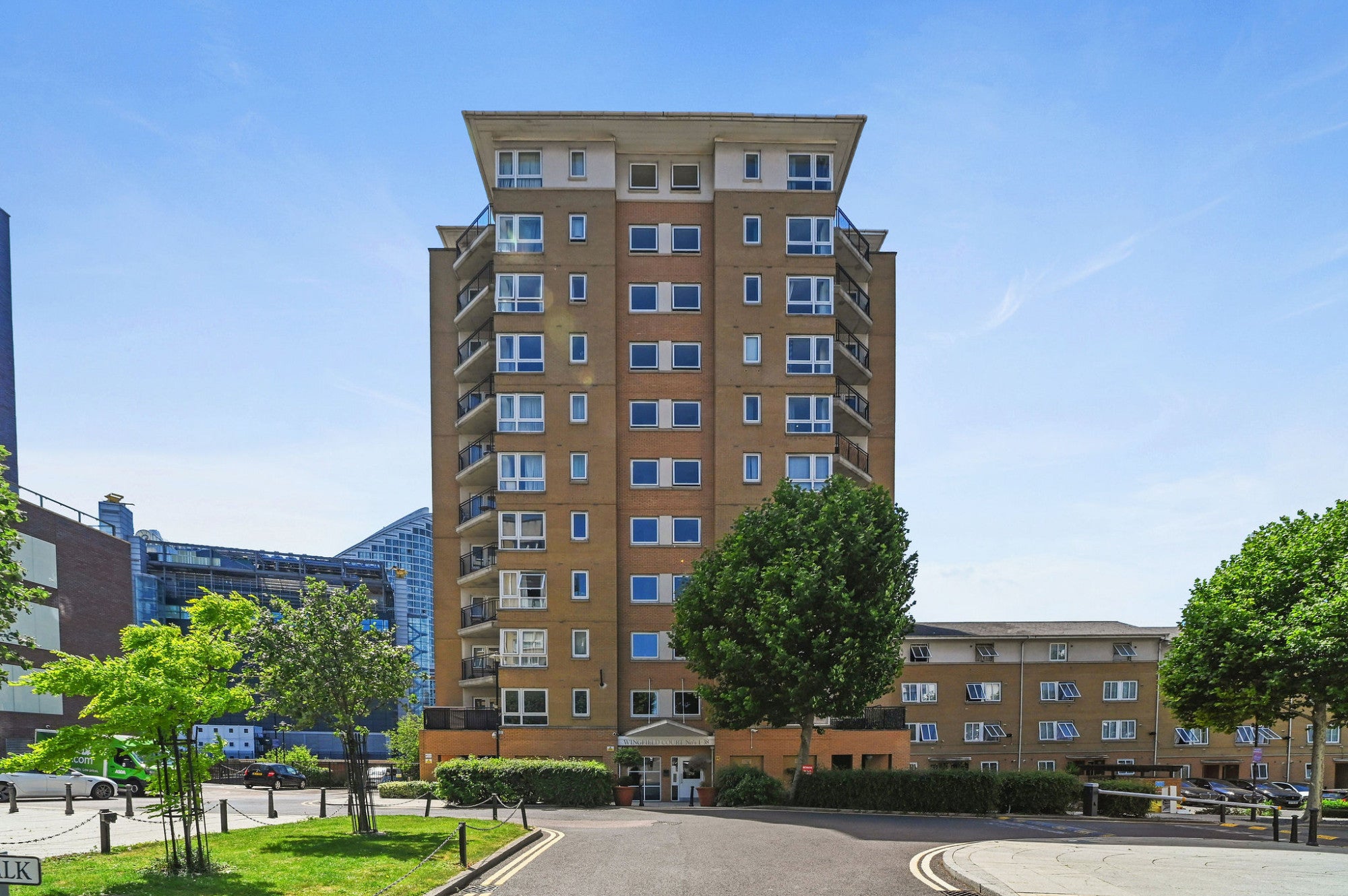 Flat Newport Avenue in Greater London