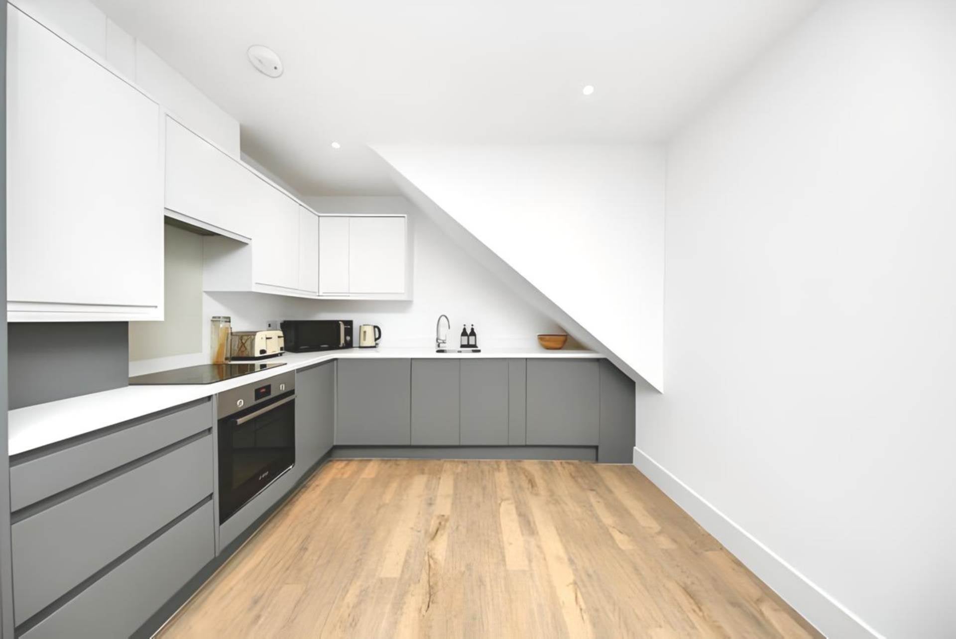 Flat Kempton Road in Greater London
