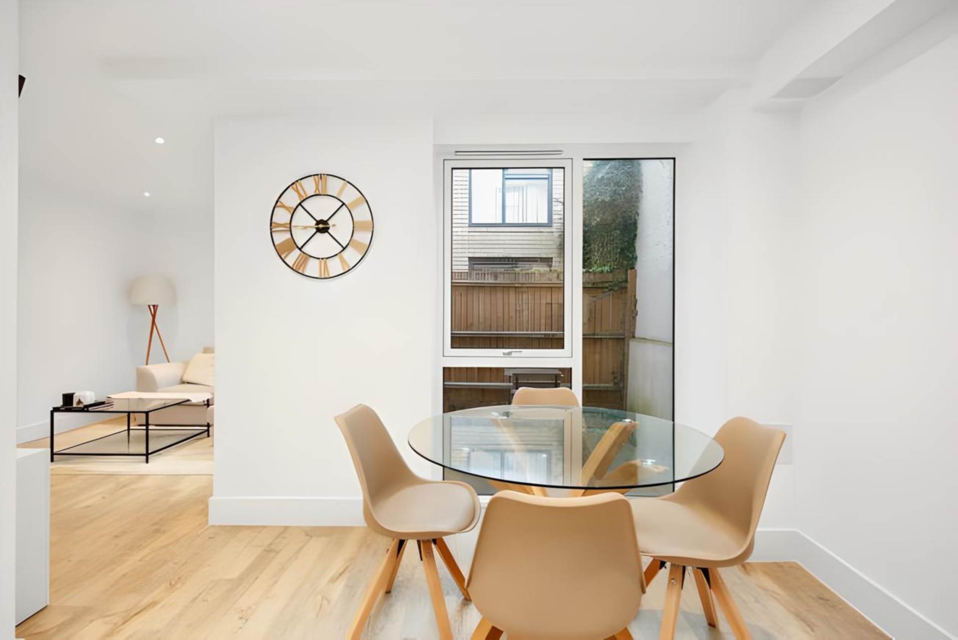 Flat Kempton Road in Greater London
