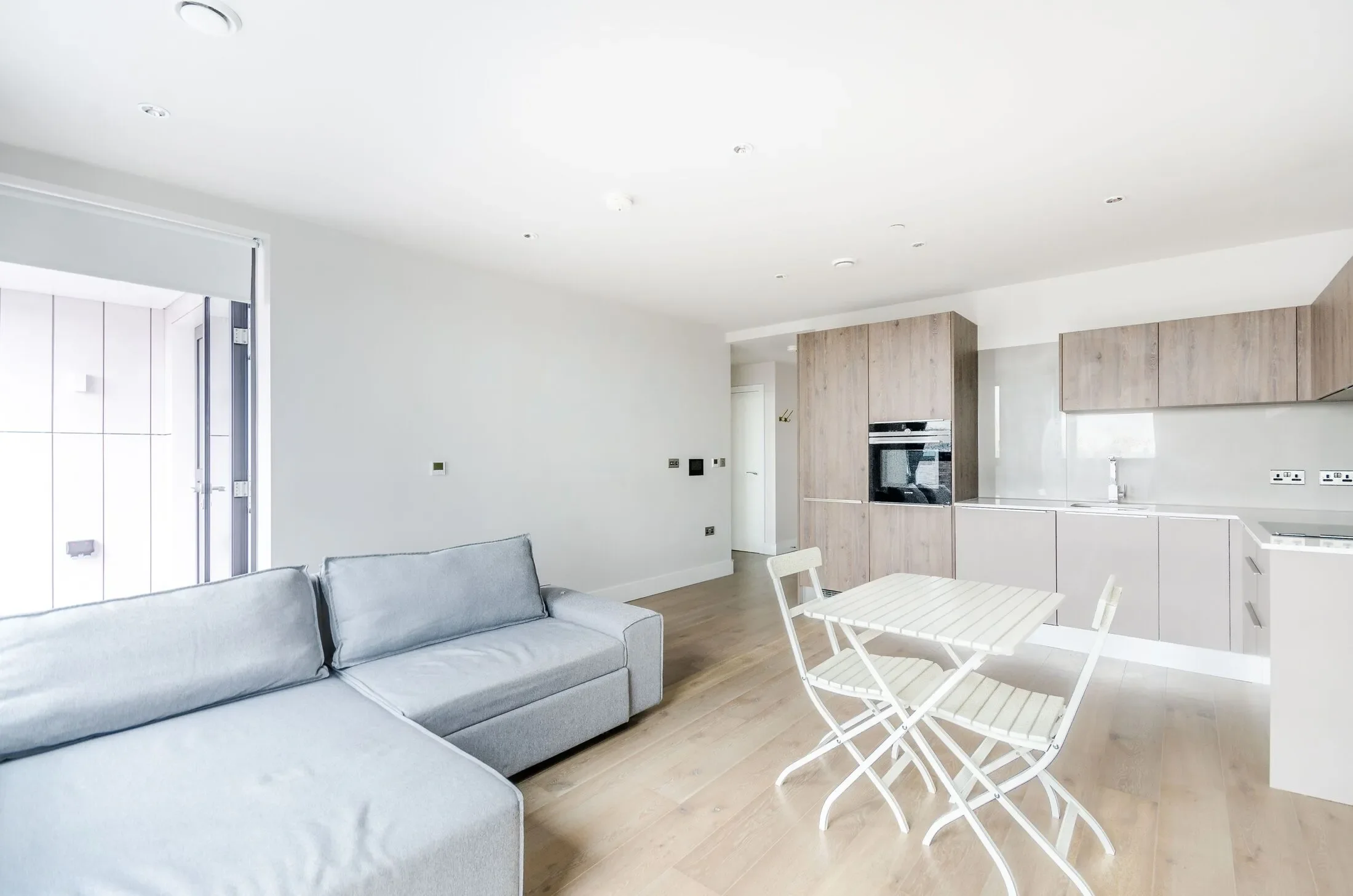 Flat Battersea Park Road in Greater London