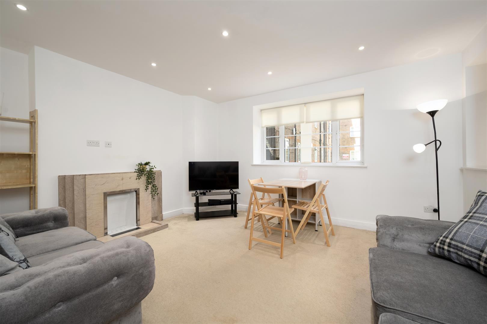 Flat Christchurch Avenue in Greater London