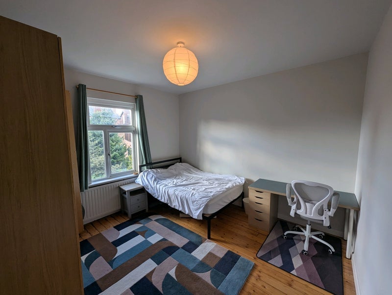 Room Dawlish Road in Manchester