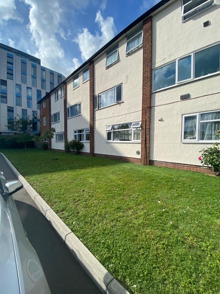 Flat Great West Road in Greater London