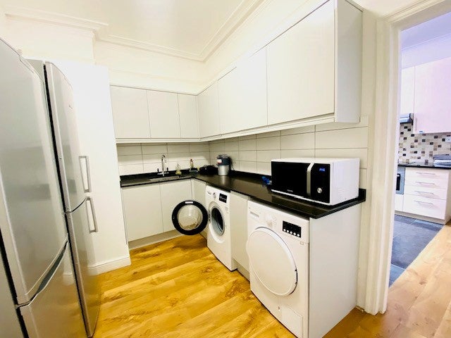 Room Whitehall Gardens in Greater London