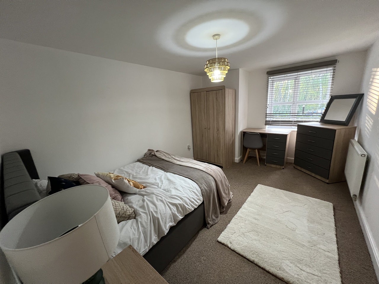Room Greenwood Road in Manchester