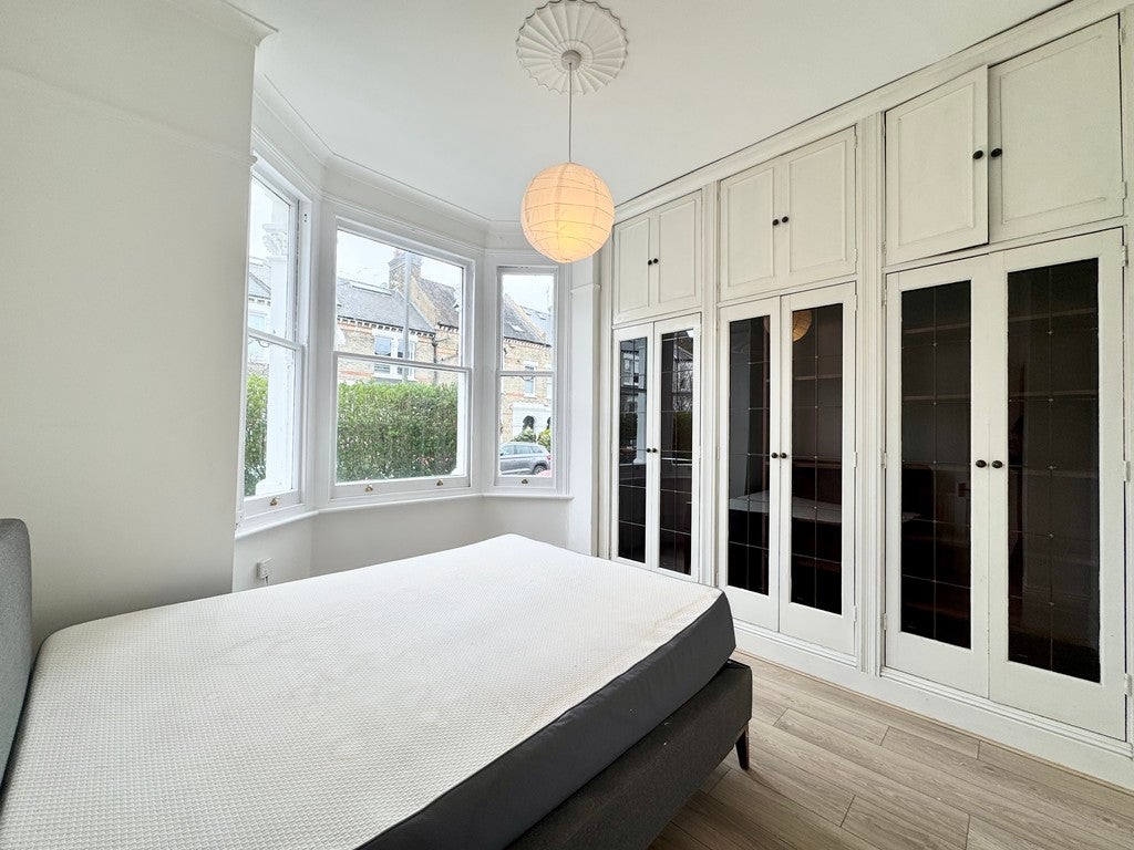 Flat Galveston Road in Greater London