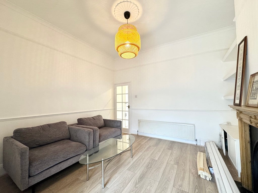 Flat Galveston Road in Greater London