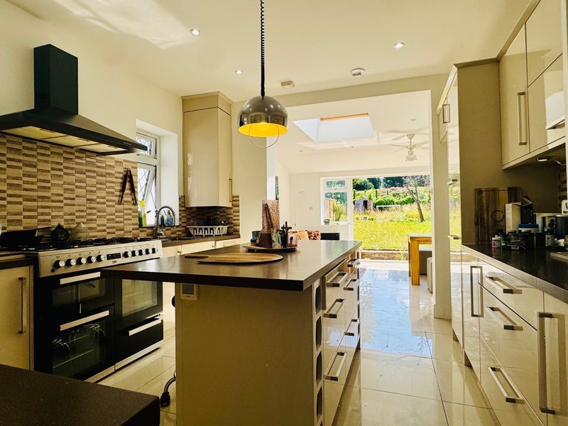 Room Windermere Road in Greater London