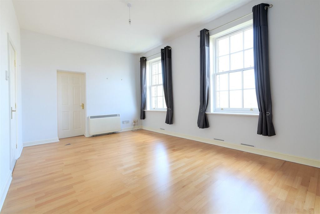 Flat James Lee Square in Greater London
