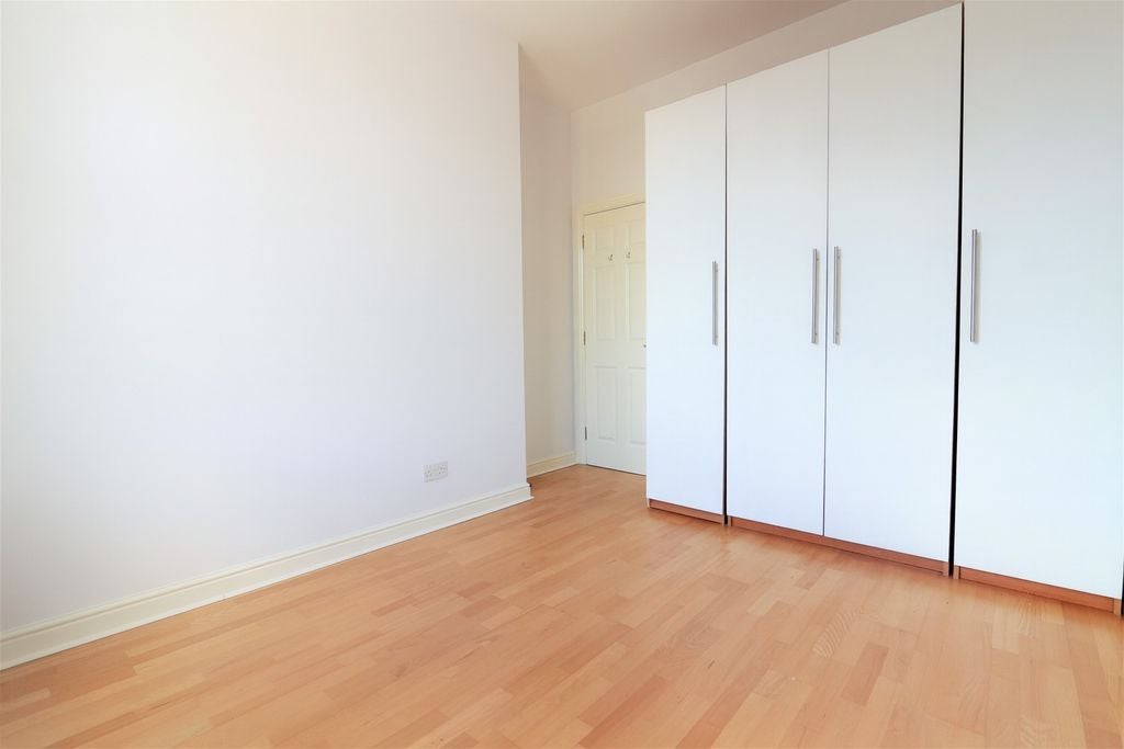 Flat James Lee Square in Greater London