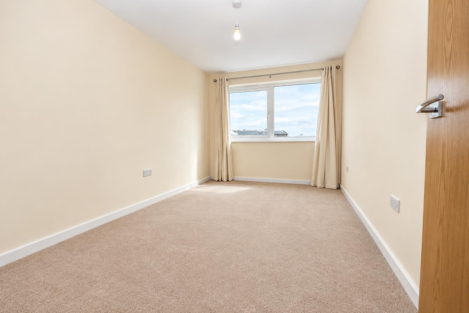 Flat Skerne Road in Greater London