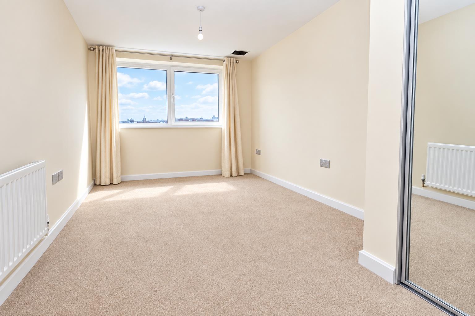 Flat Skerne Road in Greater London