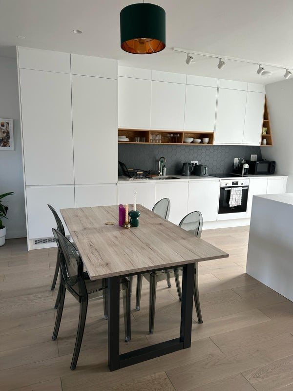 Flat Friend Street in Greater London