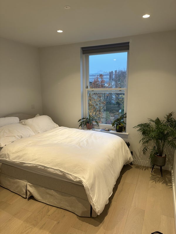 Flat Friend Street in Greater London