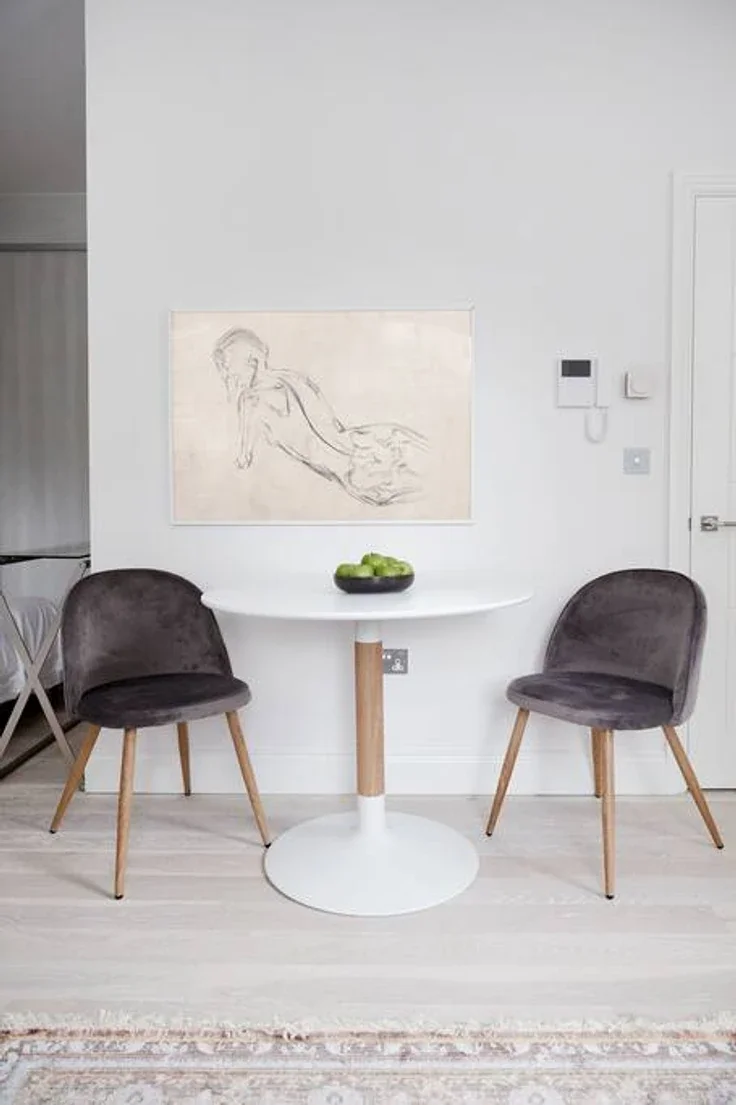 Flat Bloomsbury Way in Greater London