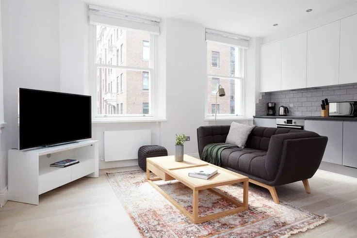 Flat Bloomsbury Way in Greater London