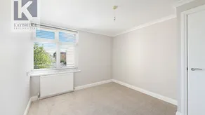 Flat Stoneleigh Park Road in Epsom and Ewell
