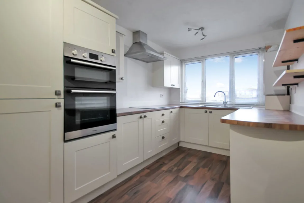 House Navigation Close in Runcorn