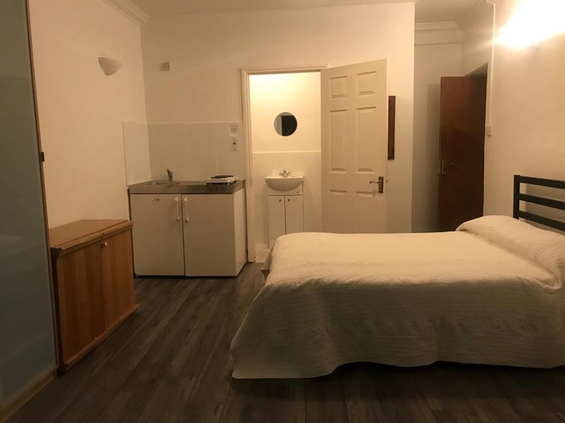 Room Church Close in Greater London