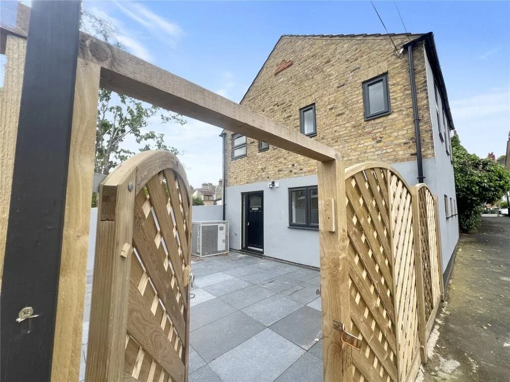 House Macoma Road in Greater London