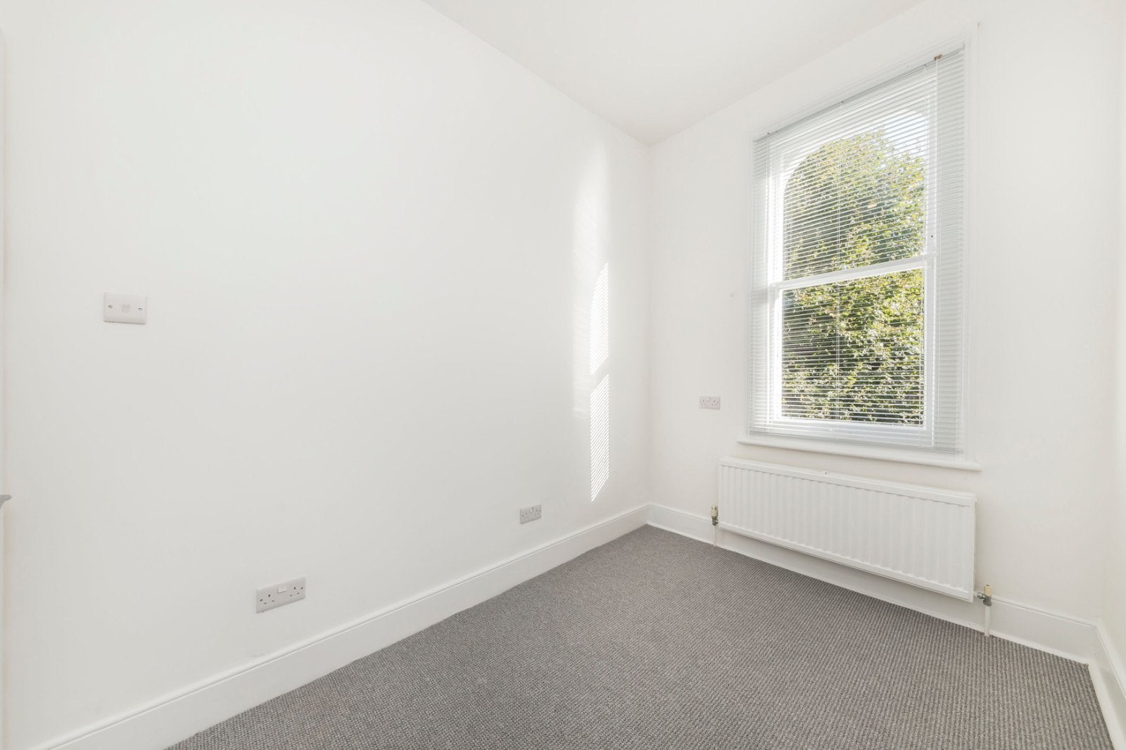 Flat Elliscombe Road in Greater London