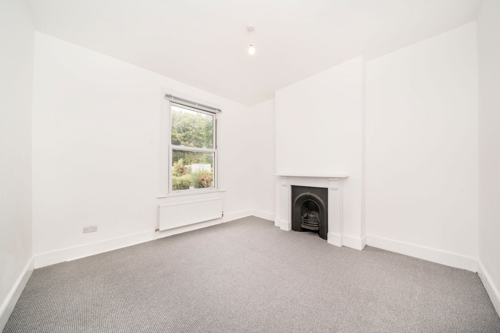 Flat Elliscombe Road in Greater London