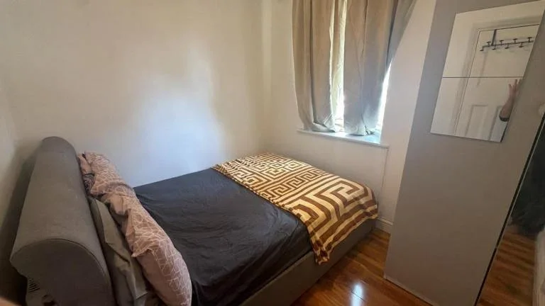 Room Eastern Avenue in Greater London