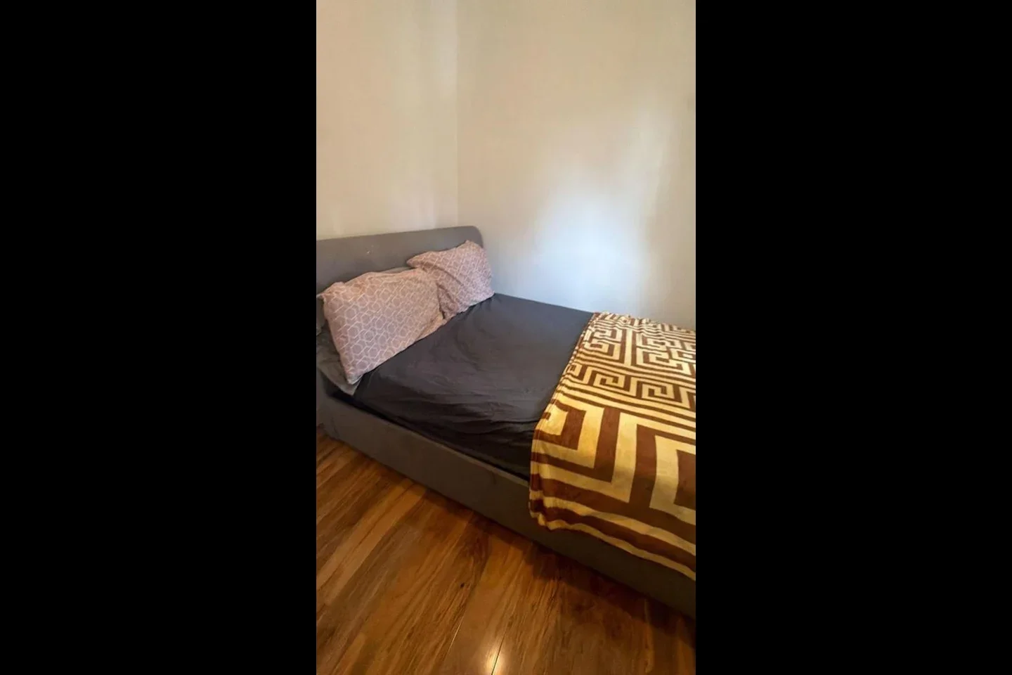 Room Eastern Avenue in Greater London