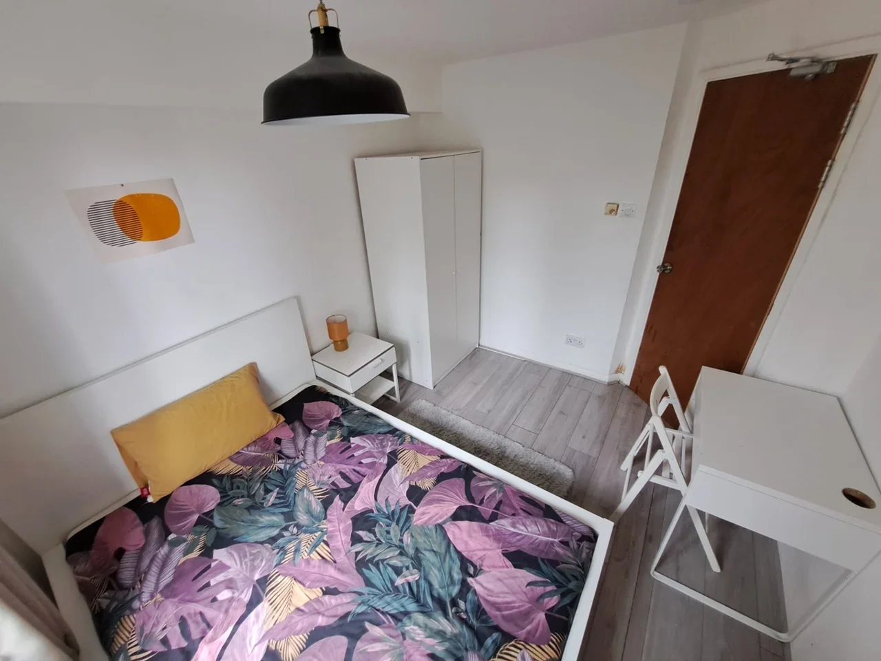 Room Bunning Way in Greater London