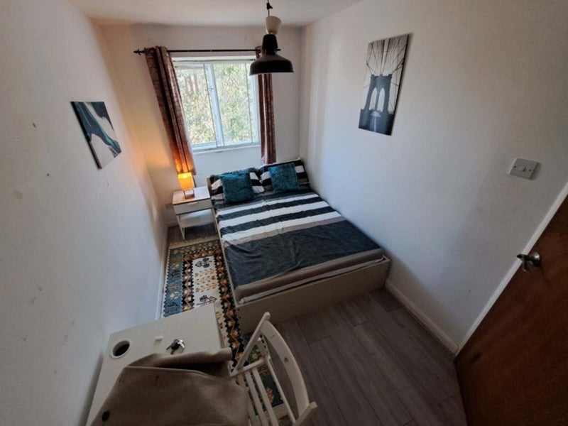Room Bunning Way in Greater London