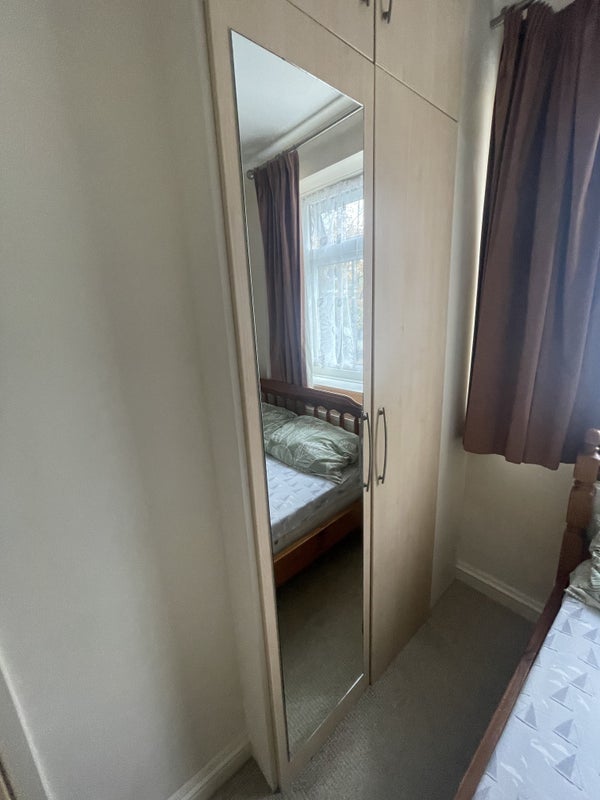 Room Ellsworth Street in Greater London