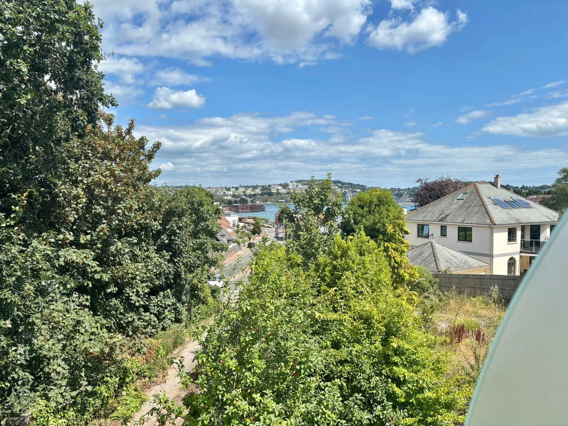 Flat Torbay Road in Paignton