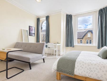 Flat Cheltenham Mount in Harrogate