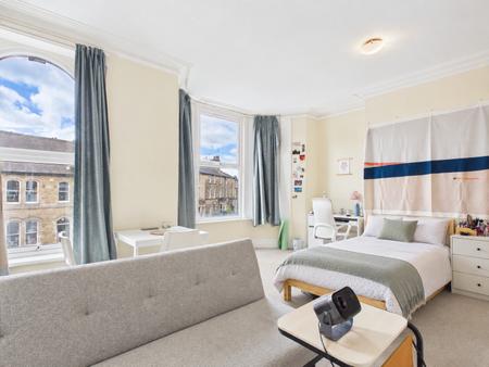 Flat Cheltenham Mount in Harrogate