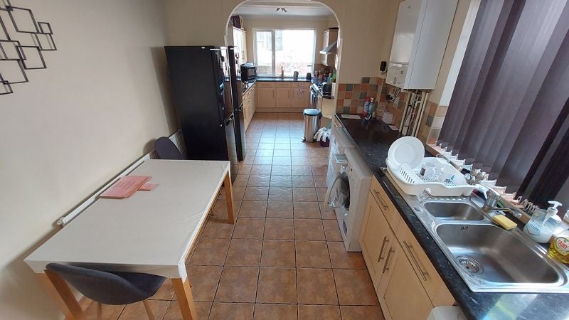 Room Bath Lane in Mansfield Woodhouse