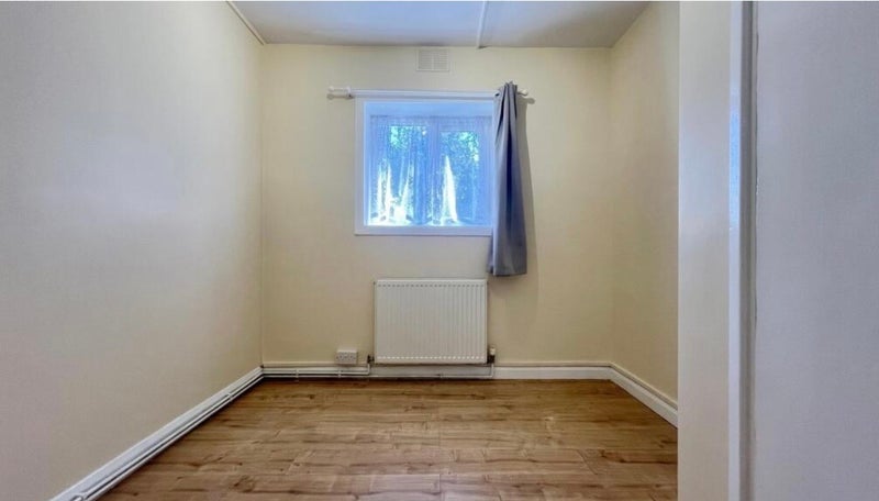 Room Gap Road in Greater London