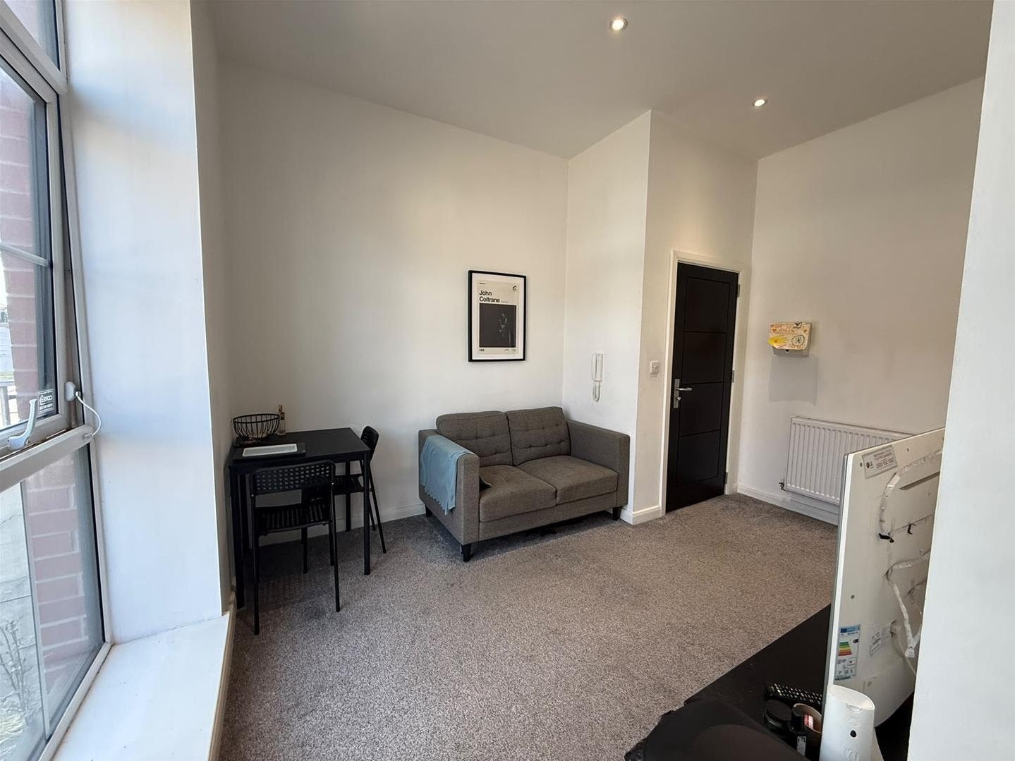 Room Memorial Road in Salford