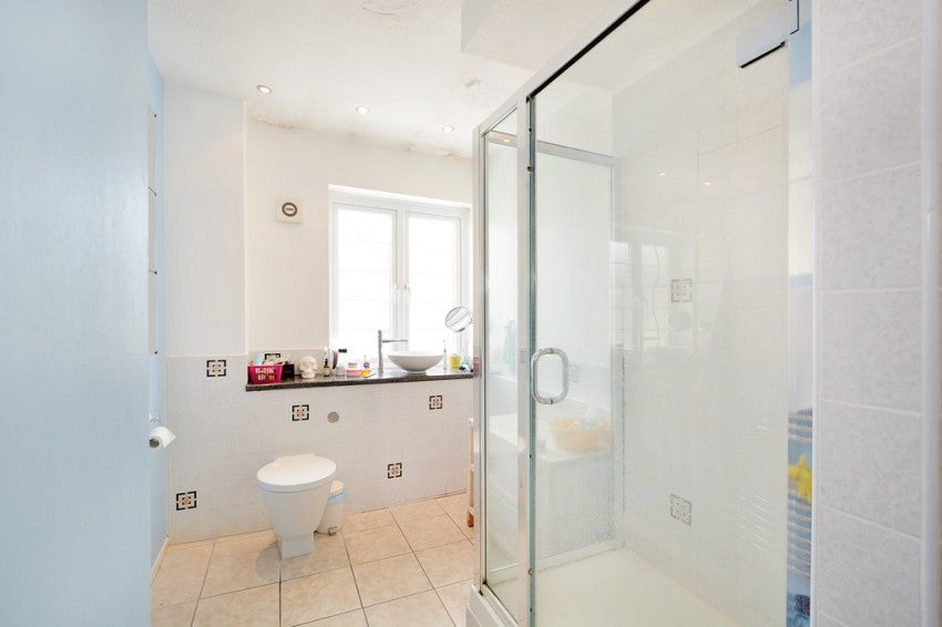 Flat Byfield Close in Greater London