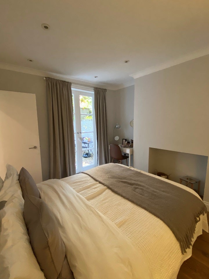 Flat Fairholme Road in Greater London